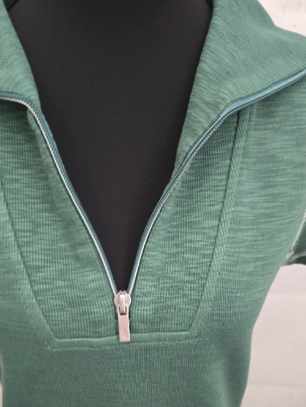 Tommy Bahama Green Zip-Front Short Sleeve Dress - Picture 6 of 14